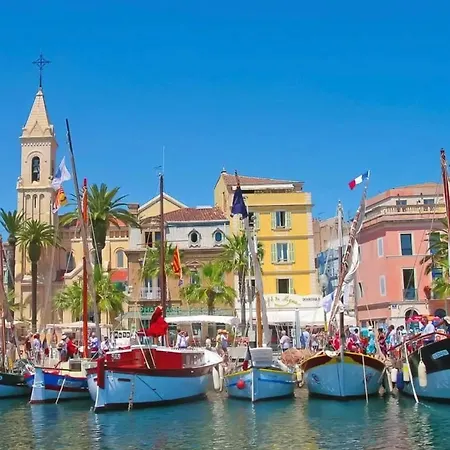 Confortable T2 Vue Avec Terrasse Amenagee Et Parking Prive, Et Port A Pied Sanary-sur-Mer