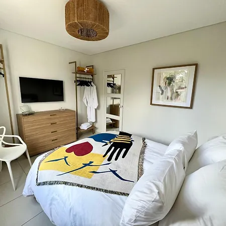 Confortable T2 Vue Avec Terrasse Amenagee Et Parking Prive, Et Port A Pied Sanary-sur-Mer