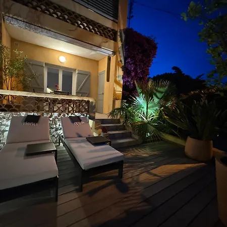 Confortable T2 Vue Avec Terrasse Amenagee Et Parking Prive, Et Port A Pied * Sanary-sur-Mer