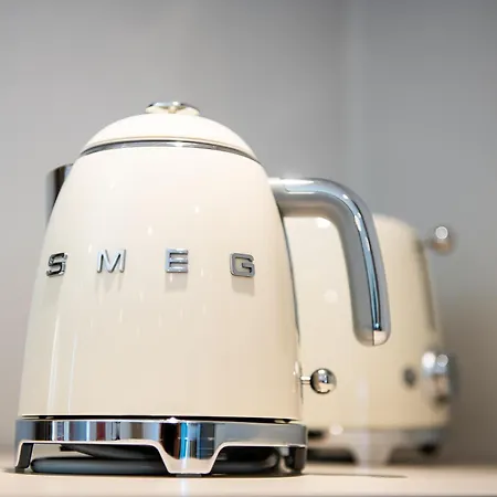 Confortable T2 Vue Avec Terrasse Amenagee Et Parking Prive, Et Port A Pied *