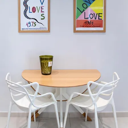 Confortable T2 Vue Avec Terrasse Amenagee Et Parking Prive, Et Port A Pied