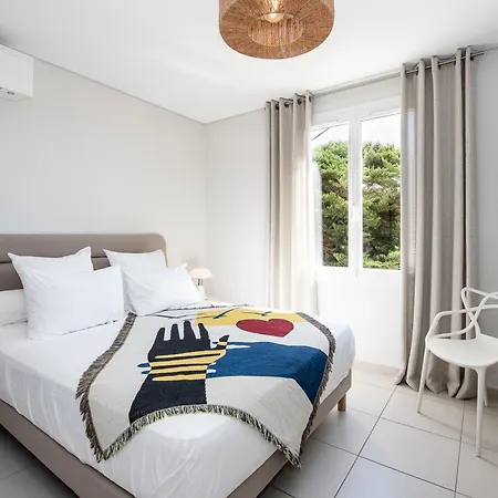 Apartment Confortable T2 Vue Avec Terrasse Amenagee Et Parking Prive, Et Port A Pied *