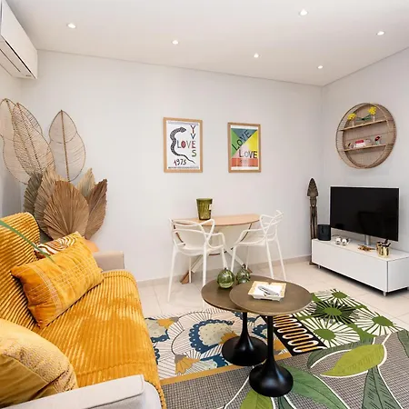 Confortable T2 Vue Avec Terrasse Amenagee Et Parking Prive, Et Port A Pied Apartment Sanary-sur-Mer